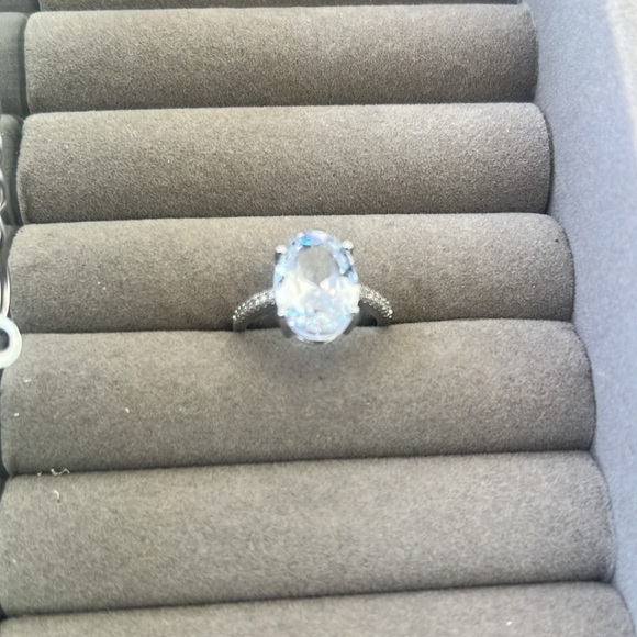 NEW 925 Oval Cut Engagement Ring - Picture 5 of 7